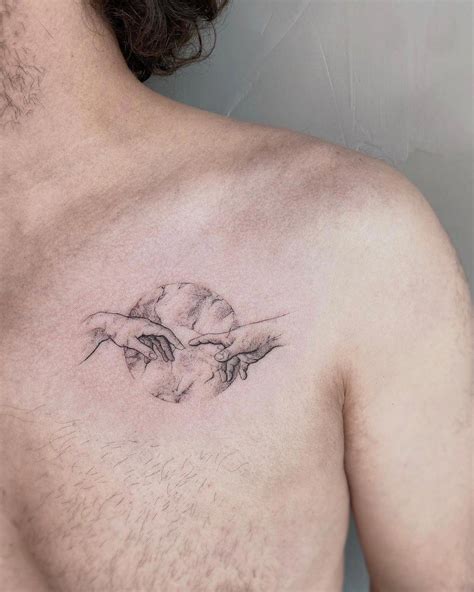 tatuajes pequeos tatuajes en el pecho para hombres|50 tatuajes para hombres: tattoos pequeños, para el brazo y para。